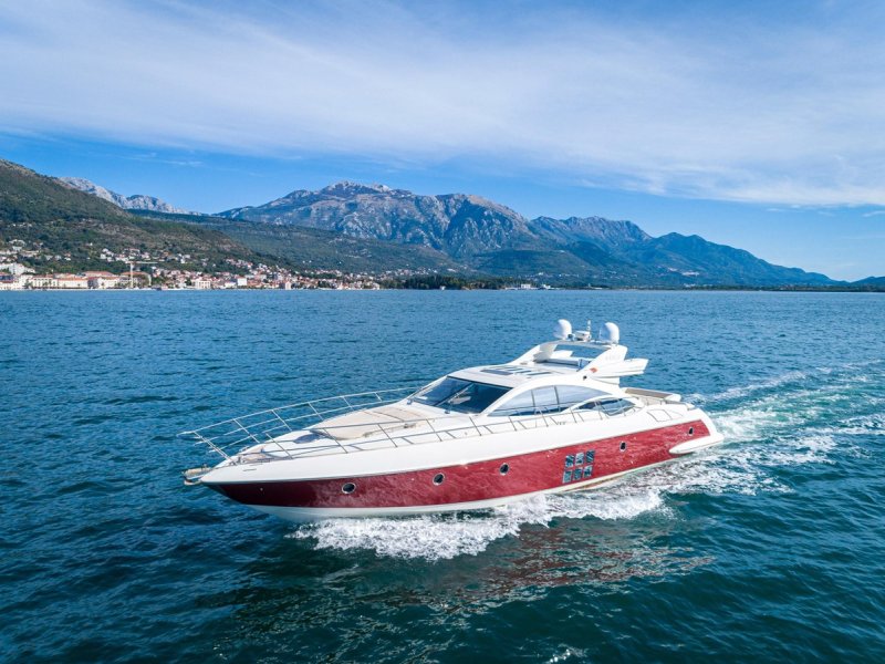 Яхта Azimut 68