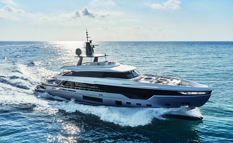 Azimut grande 38 metri tri-Deck