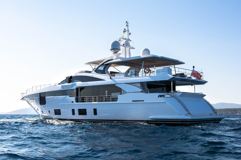 Yacht Azimut 90 Draft