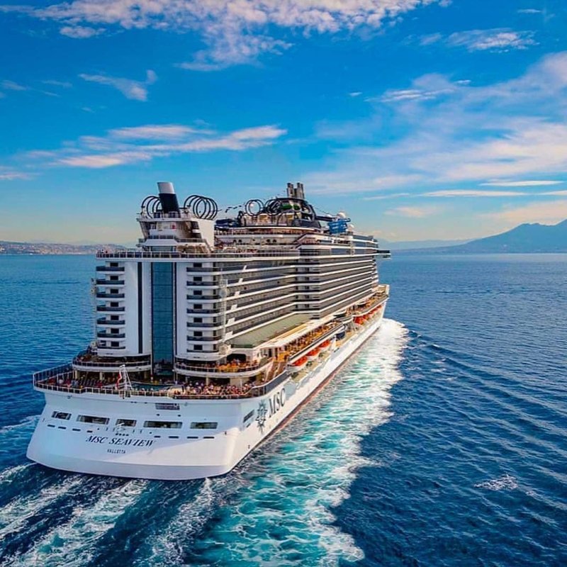 Круизный лайнер MSC