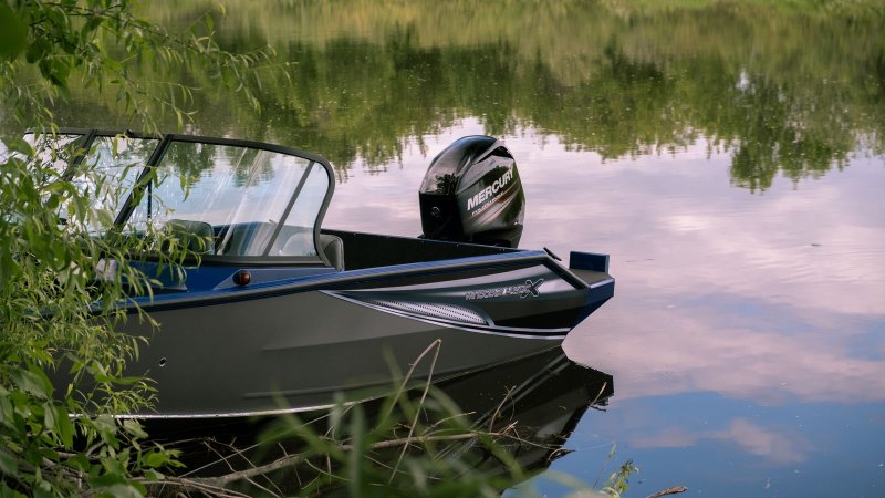 Windboat 4.6 DCX