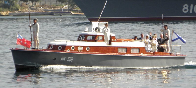 Катер Адмиралтеец 371 бис