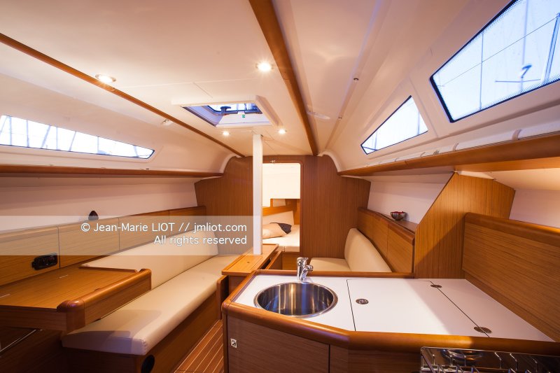 Яхта Sun Odyssey 33i
