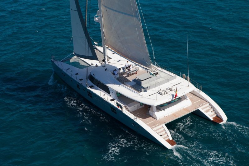 Катамаран Sunreef парусный