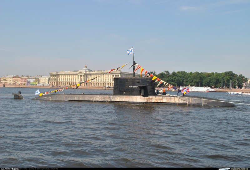 Подводная лодка Санкт-Петербург на Неве