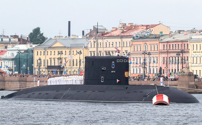 День ВМФ В Санкт-Петербурге подводная лодка