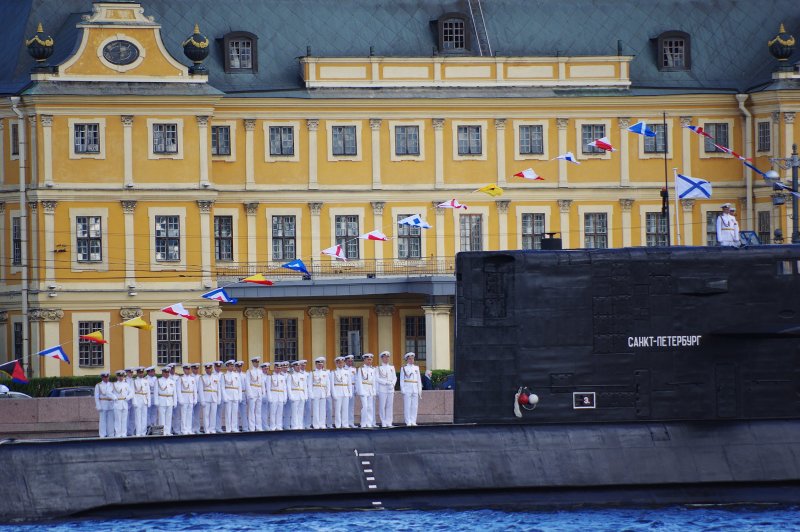Подводная лодка Санкт-Петербург на Неве