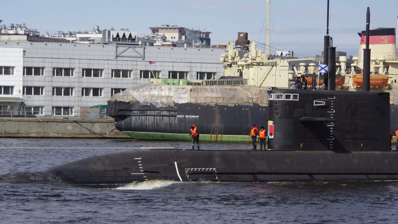 Подводной лодки проекта 677 "Кронштадт"