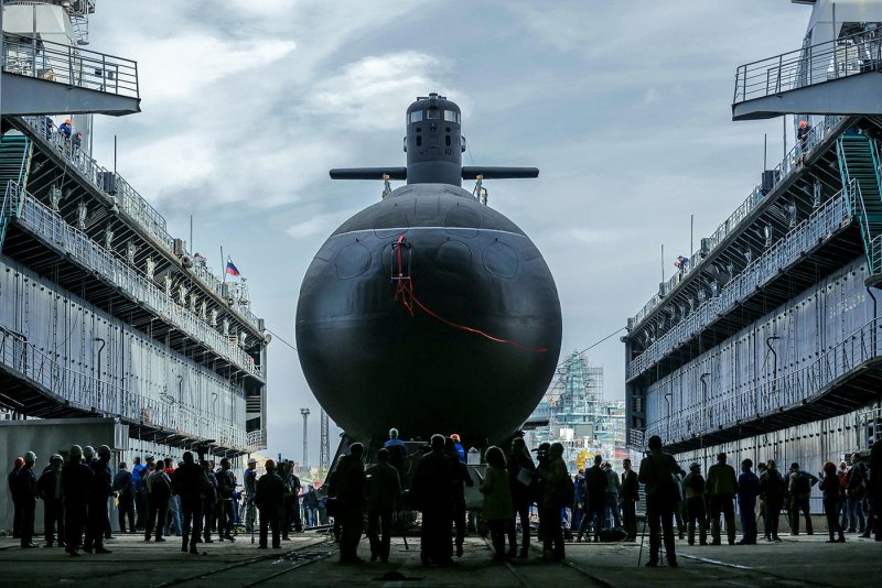 Дизель электрическая подводная лодка Кронштадт проект 677 Лада
