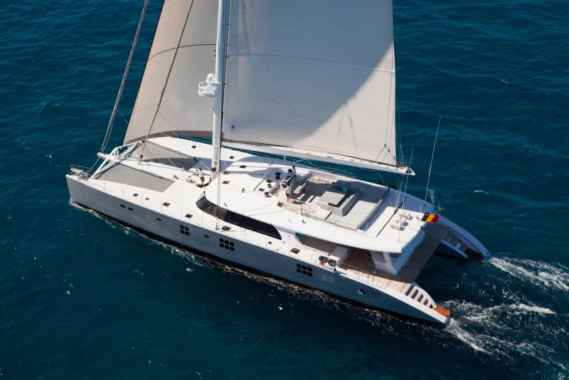 Катамаран Sunreef парусный