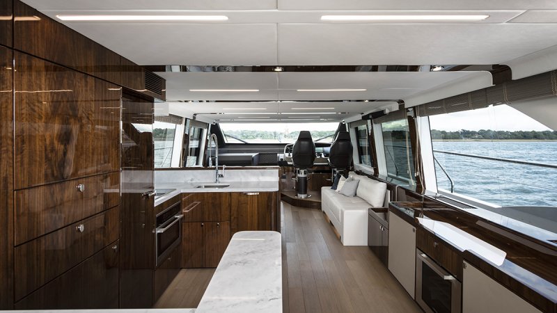 Fairline Squadron 68 Layout