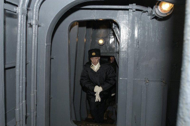 Путин на подводной лодке Архангельск