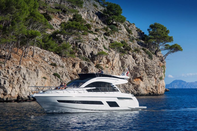 Fairline Squadron