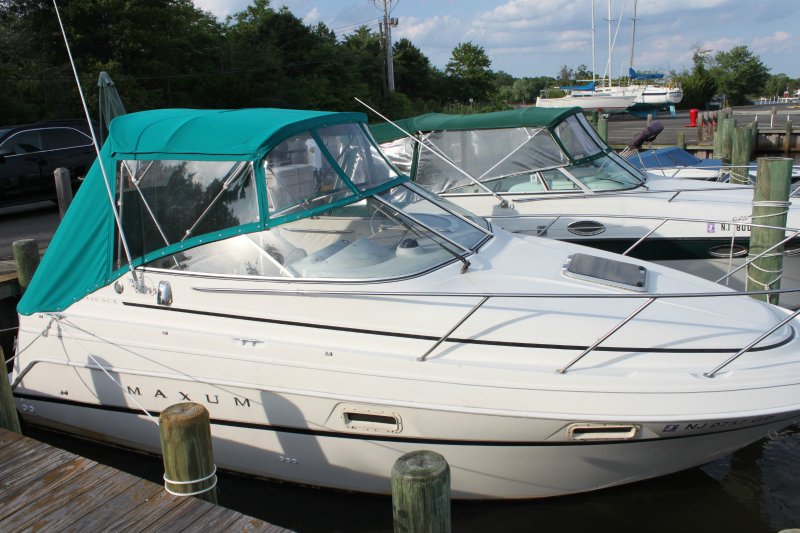 Maxum 2400 SCR