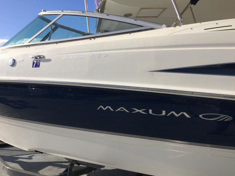 Maxum 2400 sc3 гальюн