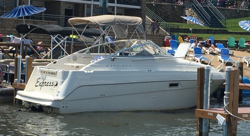 Катер Maxum 2400