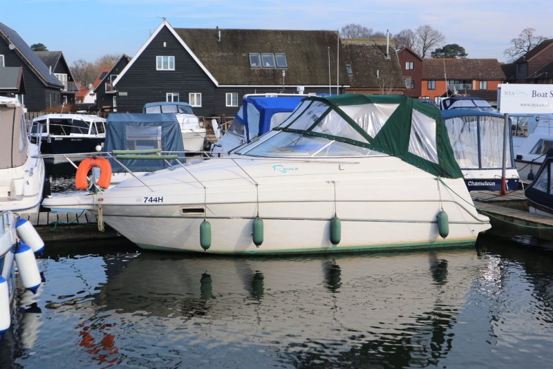 Maxum 2400 SCR