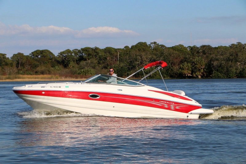 Катер «феромон» Crownline 252 ex Razor