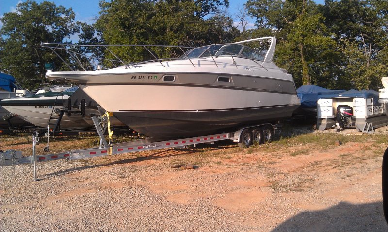 Maxum 2600