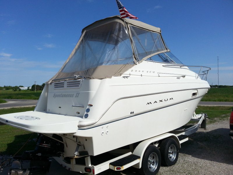 Катер Maxum 2400