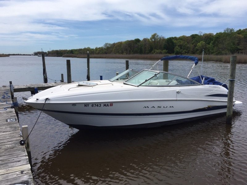 Maxum 2400 SCR