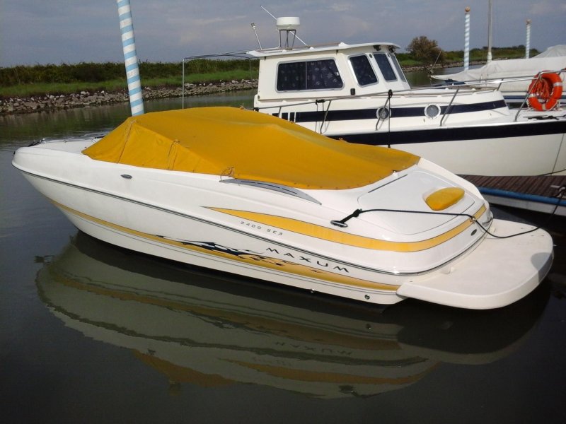 Maxum 2400 sc3