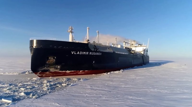 Газовоз Владимир Русанов