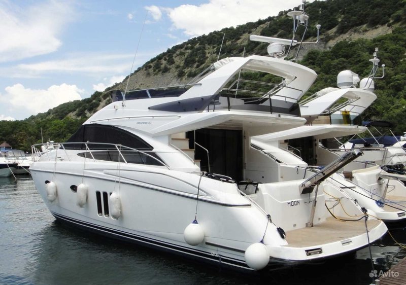 Яхта Princess 50