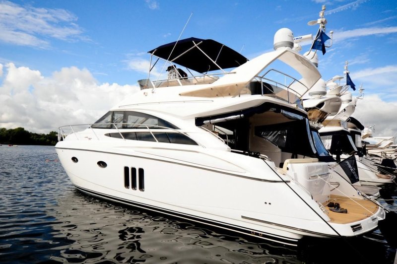 Яхта моторная Princess 50