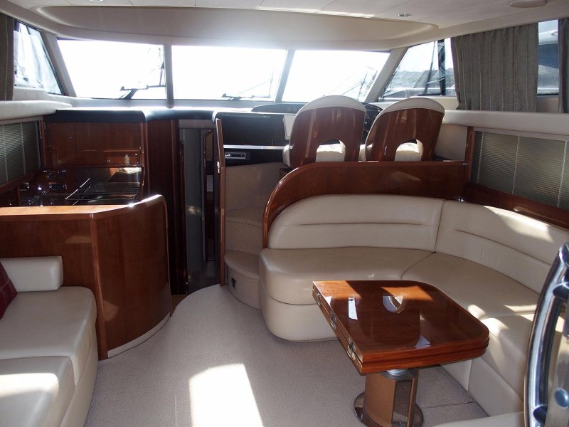 Катер Princess 50