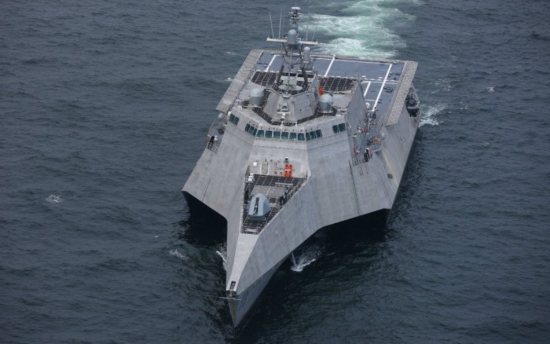 Тримаран USS Independence
