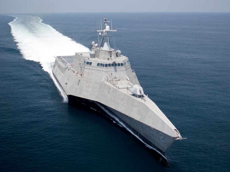 Тримаран USS Independence