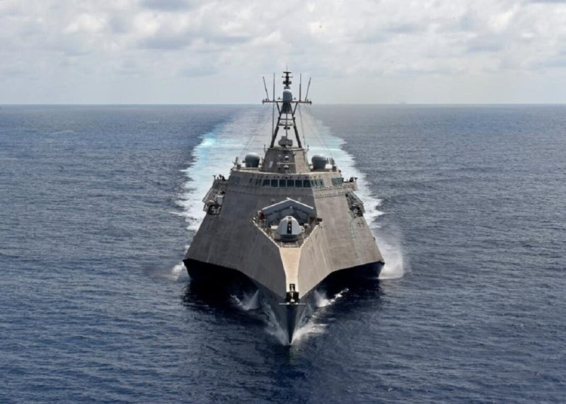 Тримаран ВМС США