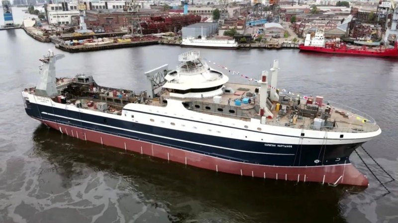 Ст-192 траулер Адмиралтейские верфи