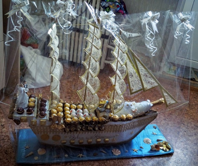 Корабль из минералов подарок