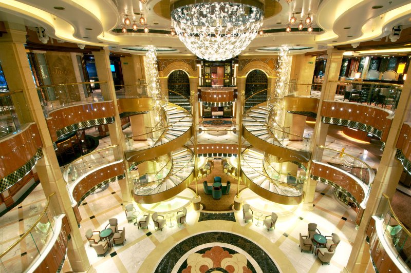 Diamond Princess лайнер внутри
