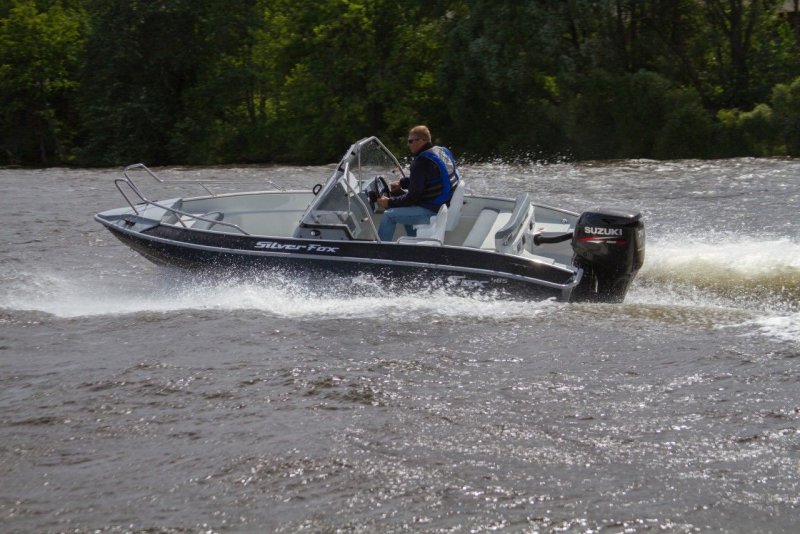 Silver Fox лодка 485