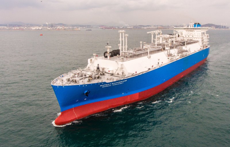 Плавучий регазификационный терминал "Маршал Василевский"