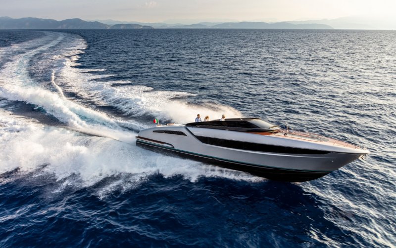 Dolce Riva Yacht