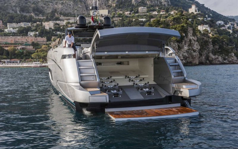 Яхта Riva 88' Florida