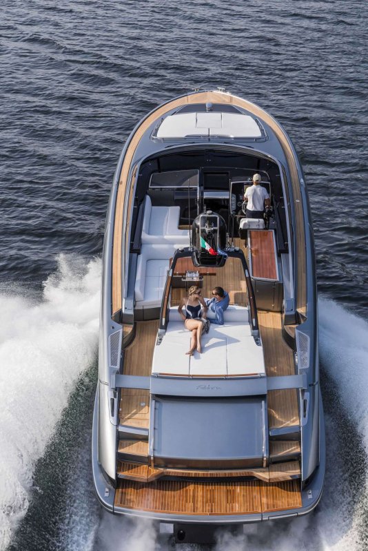 Моторная лодка Riva