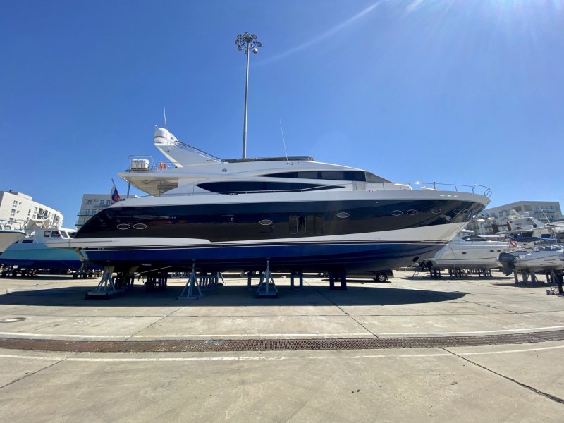 Яхта Princess 85my 2009
