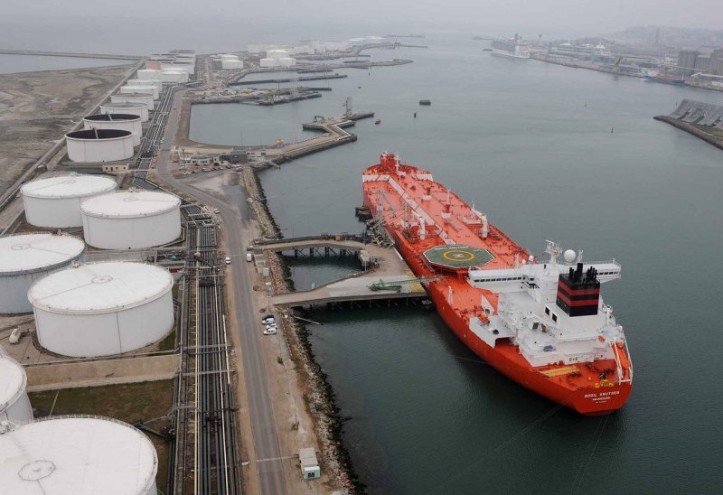 Порт Усть Луга нефтеналивной терминал
