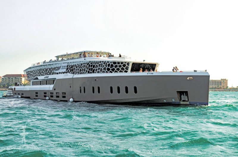 Lotus Mega Yacht Дубай