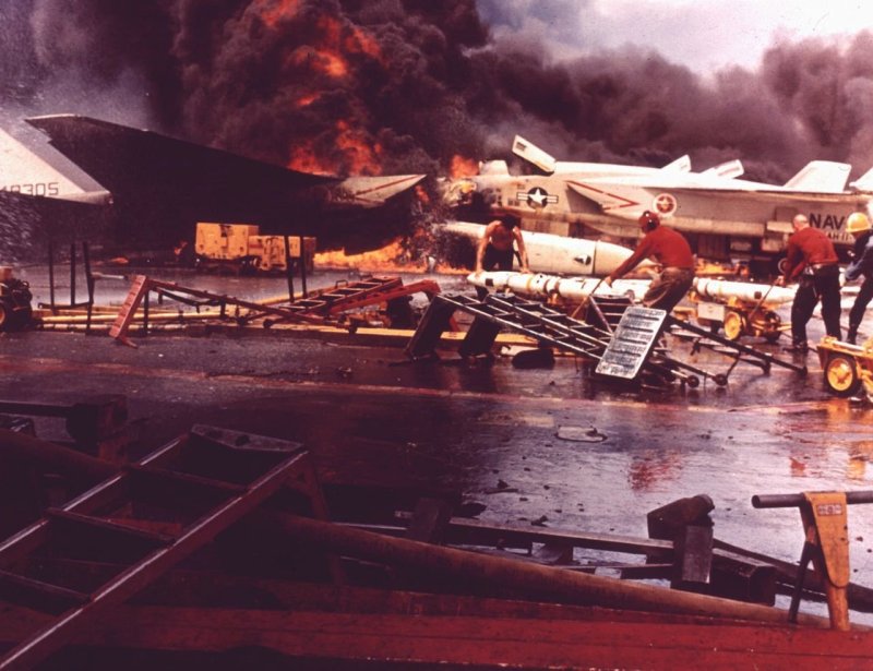 Пожар на USS Forrestal 1967