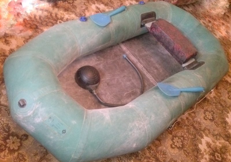 Лодка надувная ветерок-1