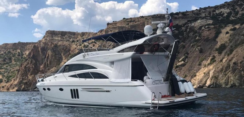 Моторная яхта Princess 58
