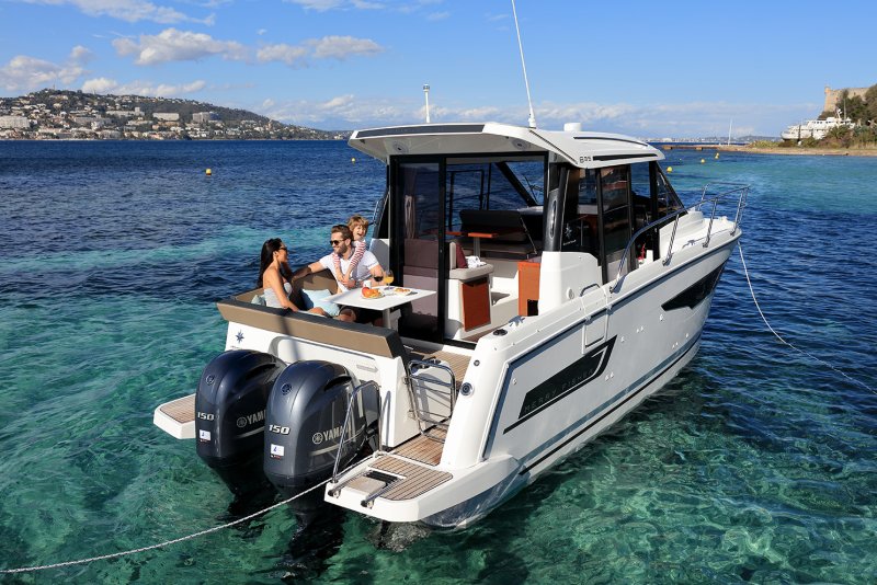 Катер Jeanneau Merry Fisher 895,