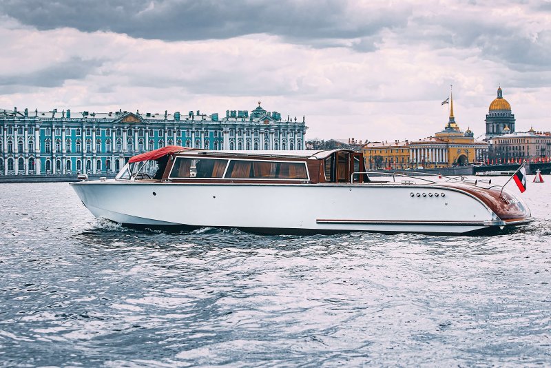Венеция Норд катер