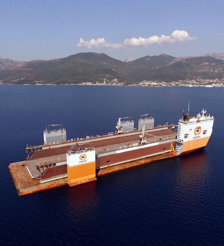Судно Dockwise Vanguard
